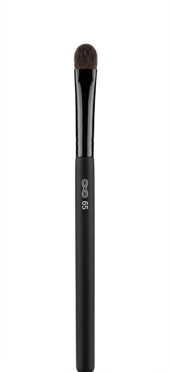 Flat liner brush